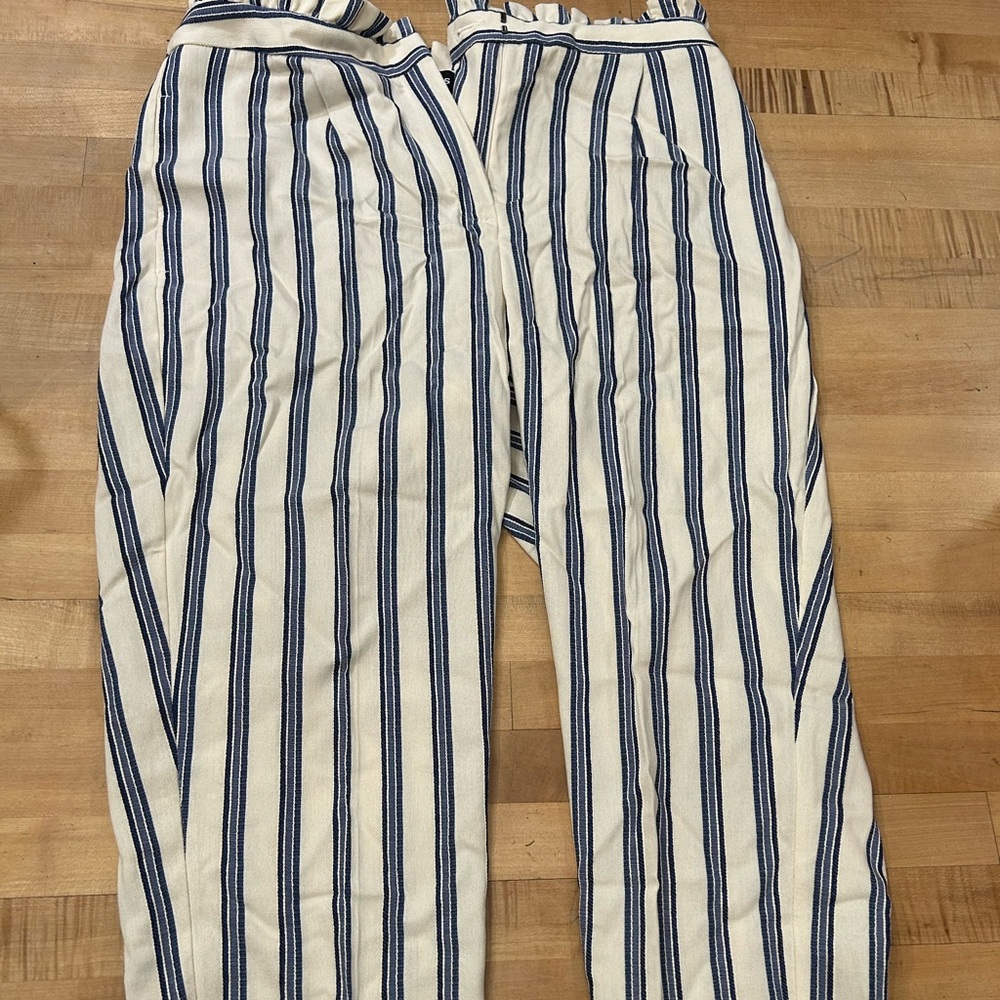 SOLD Striped  ankle high rise express pants